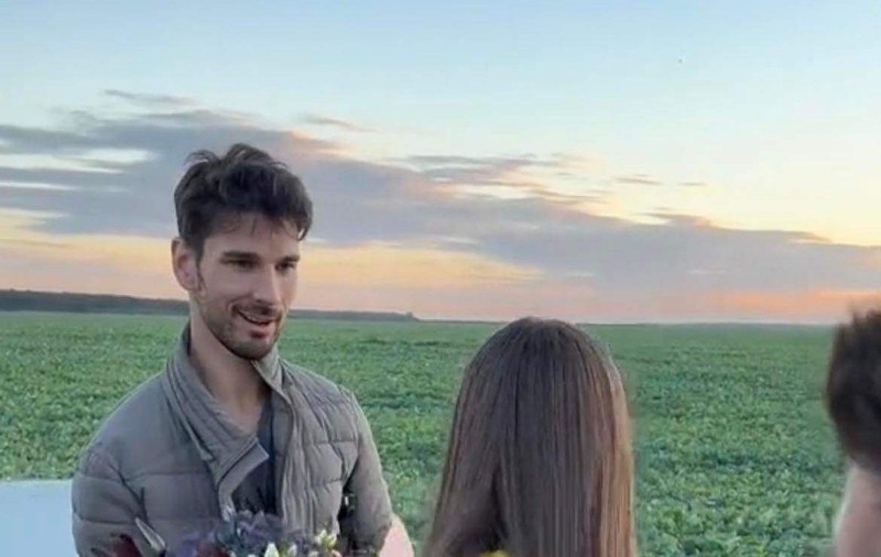 Gestul neașteptat făcut de Anghel Damian pentru iubita lui, Theo Rose. S-a întâmplat în fața colegilor de pe platoul de filmare. „Doamne ajută!”