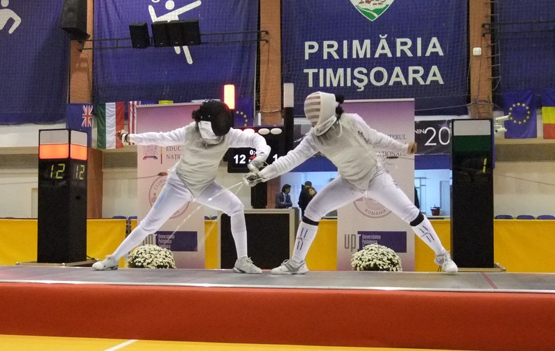 Se dă startul la primul Campionat Național de scrimă din 2015, la spadă cadeți