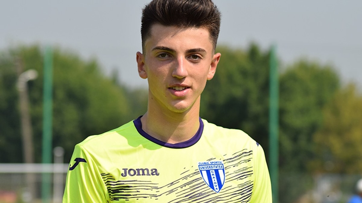 Scandal între FCSB și CSU Craiova pe portarul Andrei Vlad. Oltenii îl amenință cu suspendarea pe puștiul de 18 ani, cu înățime de 1,89 metri.