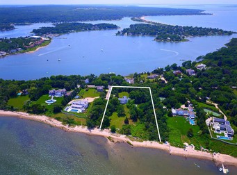 Anumite părți ale Hamptons sunt cunoscute ca fiind locul preferat al oamenilor înstăriți și frecventat de locuitorii din New York City (Hepta)