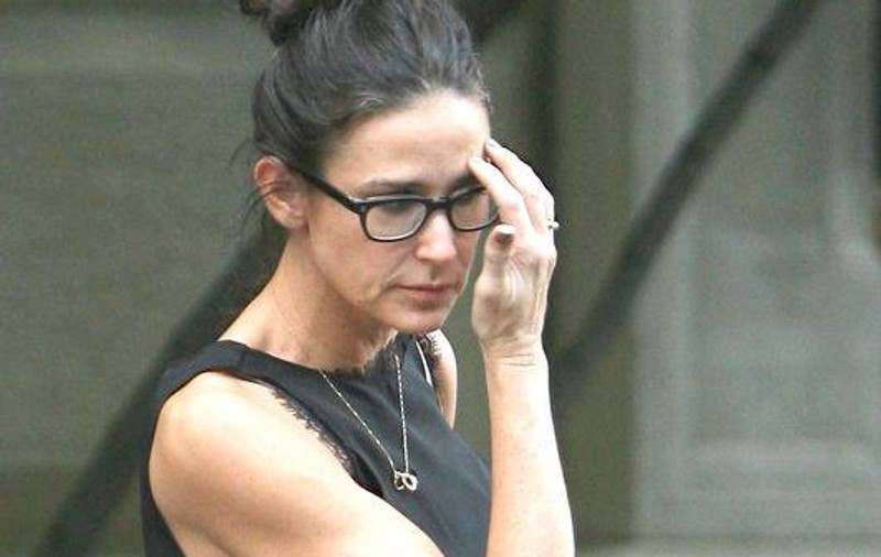 Demi Moore, distrusă după despărțirea de Ashton Kutcher. A lipsit de la propria premieră!