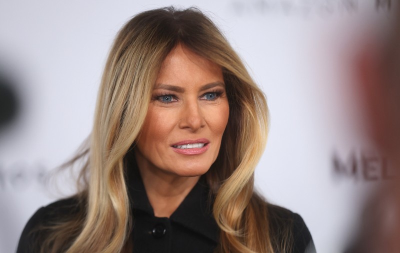 Corespondența Melaniei Trump cu cercul lui Jeffrey Epstein, scoasă la iveală de arhivele Justiției americane: „Îi plac femeile tinere străine”