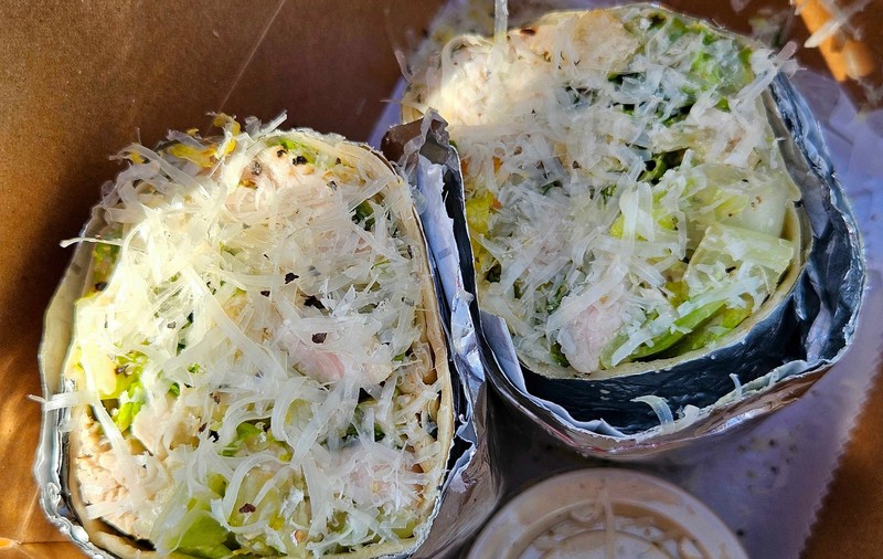 SUA dă vina pe salata folosită de un lanț celebru de fast-food pentru infecția care a cuprins 5 state
