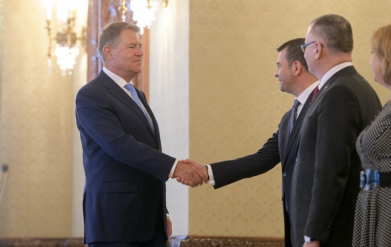 Pro România doreşte o revizuire mai amplă a Constituţiei: Dreptul la vot al românilor din Diaspora să fie garantat