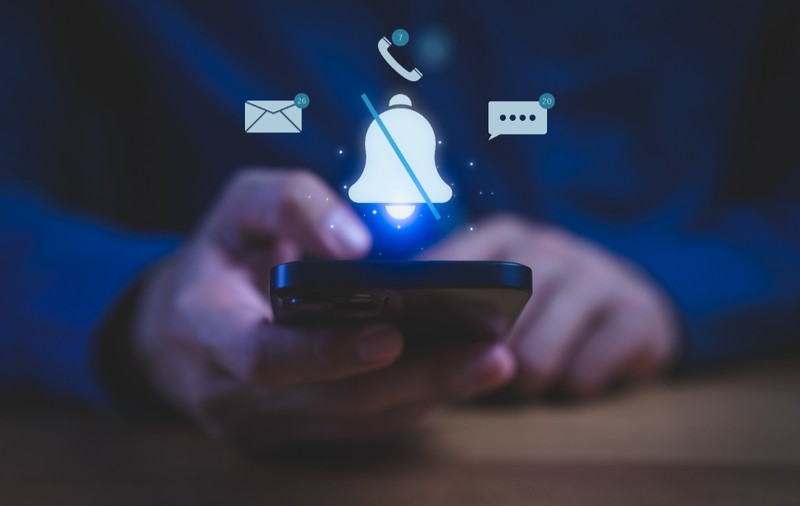 Ce spune despre tine obiceiul de a ține telefonul pe silențios, potrivit studiilor