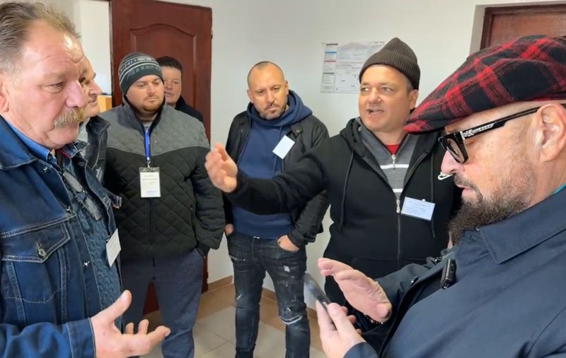 Cristian Popescu Piedone a sunat la 112, după ce a mers să voteze la alegerile prezidențiale și a văzut cum oamenii intrau câte doi în cabina de votare