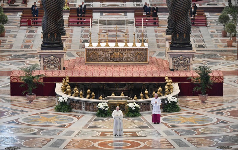 Papa Francisc, mesaj mobilizator către credincioși în prima zi de Paște: „Indiferență, egocentrism, diviziune și uitare sunt cuvinte pe care nu vrem să le auzim acum”