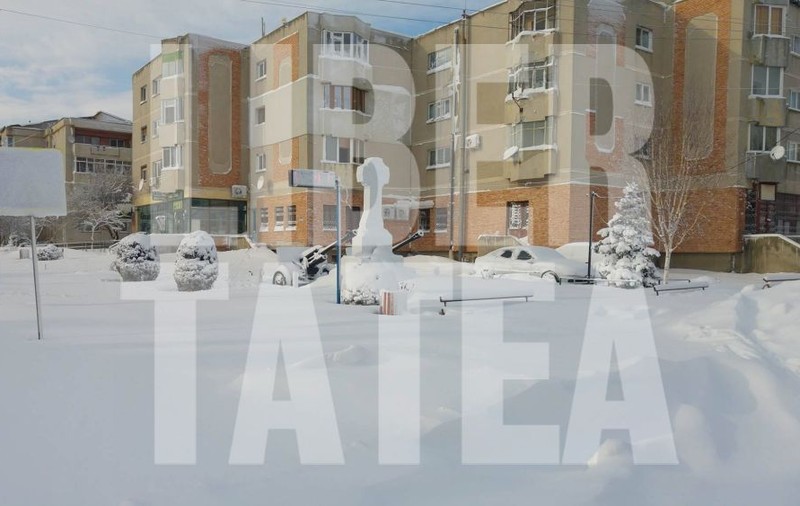 EXCLUSIV / La granița dintre țări, granița dintre viață și moarte. Reportaj din orașul pe care viscolul l-a trimis înapoi în Evul Mediu