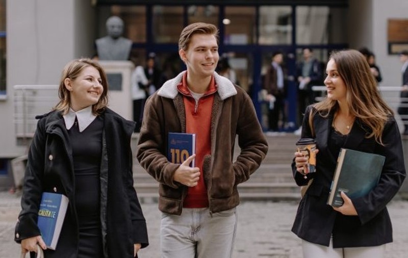 studenti la universitate economică
