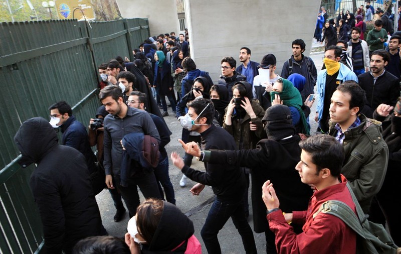 Încă nouă morți în protestele din Iran în prima zi a Noului An