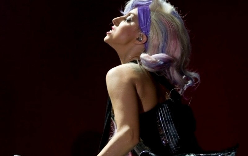 Lady GaGa: "Vreau să beau până-mi pierd minţile"