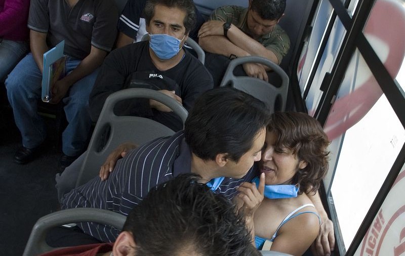 Peste 10.000 de contaminaţi cu gripă porcină în Australia