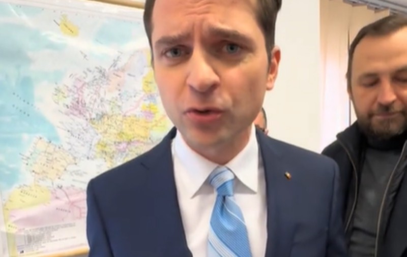 Călin Georgescu, ironizat într-un video viral pe TikTok, platforma care l-a făcut celebru: „Decât să bei gaz, mai bine să ai gaz. Domnul Kremlin Georgescu i-a speriat pe români” | VIDEO