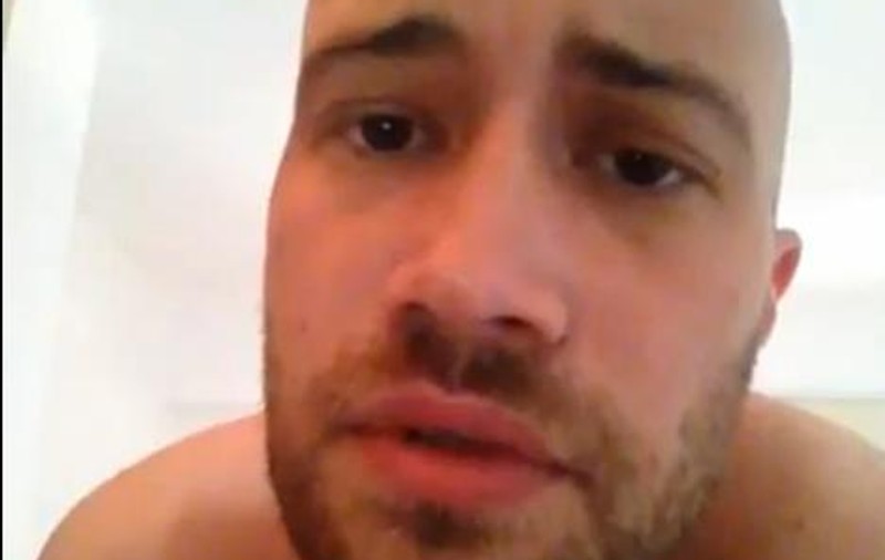Bendeac, MAHMUR și LA BUSTUL GOL: ”Mi-e dor să te sărut, să te simt, să te respir!” VIDEO