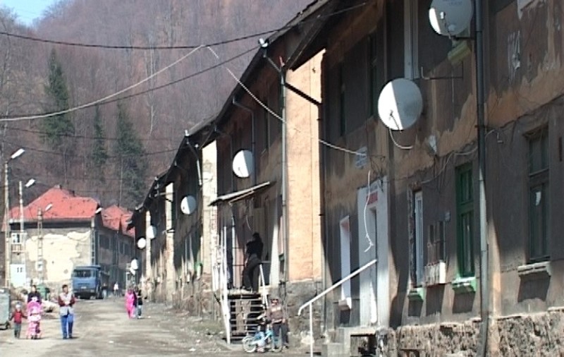 Sărmanii din Valea Jiului, tot mai aproape să aibă, din nou, apă la robinete
