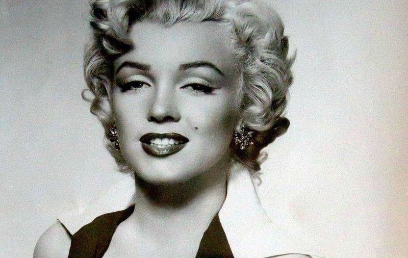 Marilyn Monroe, greu de recunoscut la prima şedinţă foto! Aşa arăta actriţa la 19 ani | FOTO