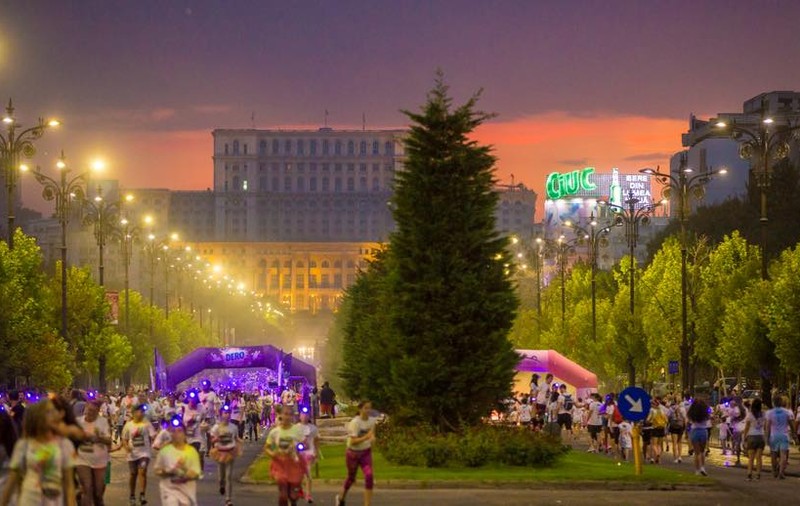 The Color Run, explozie de culoare în centrul Bucureștiului. ”Murdăriți” în culorile curcubeului