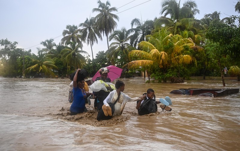 Cel puțin 42 de morți și 85 de răniți, după inundațiile devastatoare din Haiti. Peste 13.000 de oameni au fost evacuați