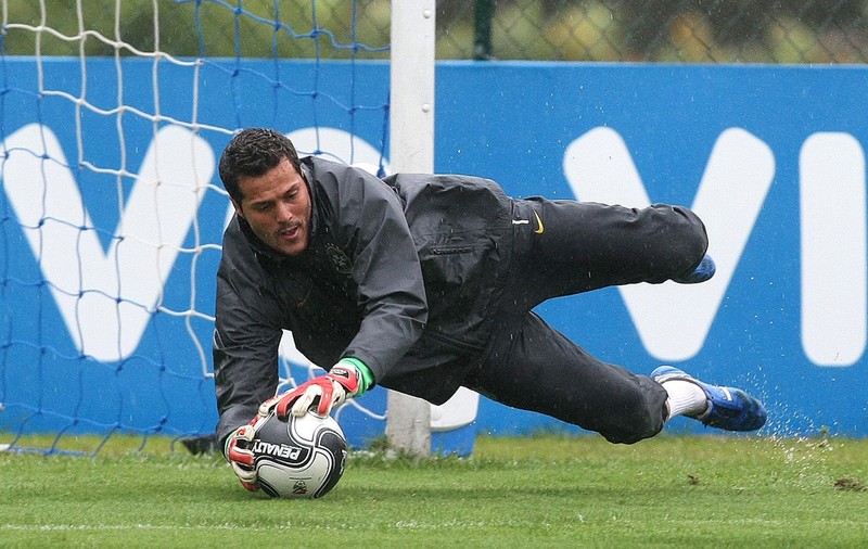 Julio Cesar despre mingea Campionatului Mondial:  "E oribilă!"