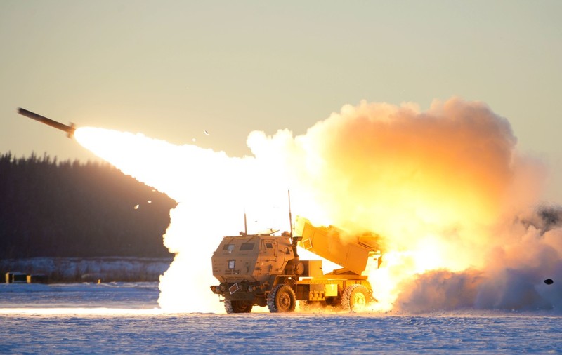 Muniție pentru sistemele HIMARS, mii de obuze și echipamente pentru deminare, în noul pachet de ajutor militar al SUA pentru Ucraina