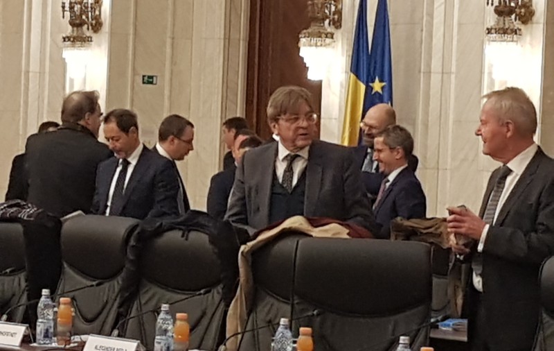 Guy Verhofstadt amenință ALDE cu excluderea dacă nu încep să respecte statul de drept