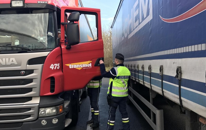 Șofer român de TIR înjunghiat de un coleg român, în parcare, în Franța: “Salut ca la Ocna Mureș”