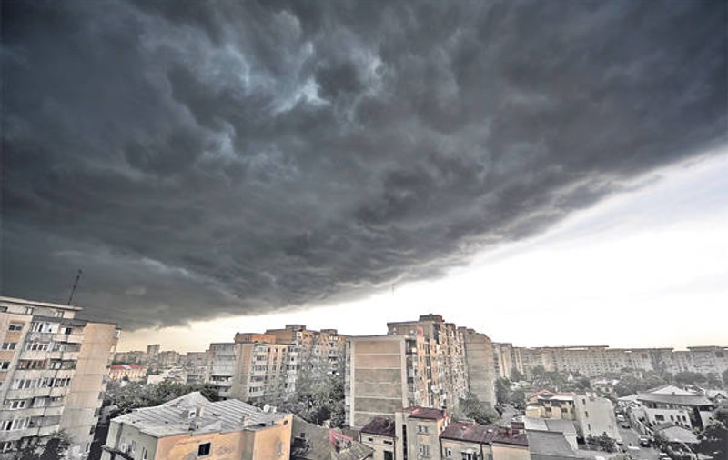 Ministerul de Interne urmăreşte norul radioactiv