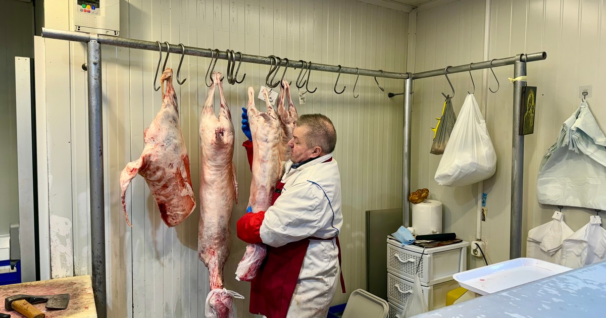 Am mers în Obor să vedem cât costă kilogramul de carne de miel pentru Paște 2026. Foto: Libertatea