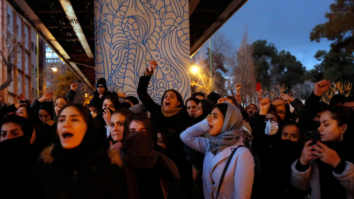 Protest în Iran, după ce Teheran a recunoscut doborârea avionului