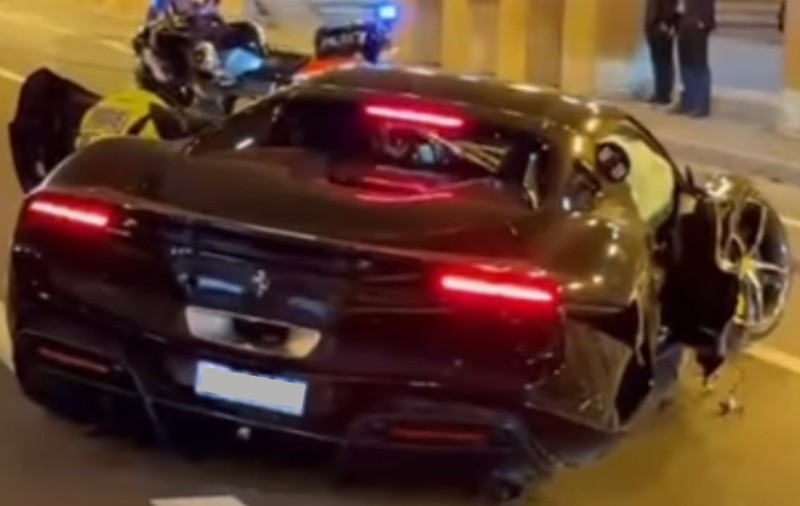O șoferiță a făcut praf un Ferrari rulând cu viteză uriașă printr-un tunel, iar Justiția a aplicat o sancțiune record