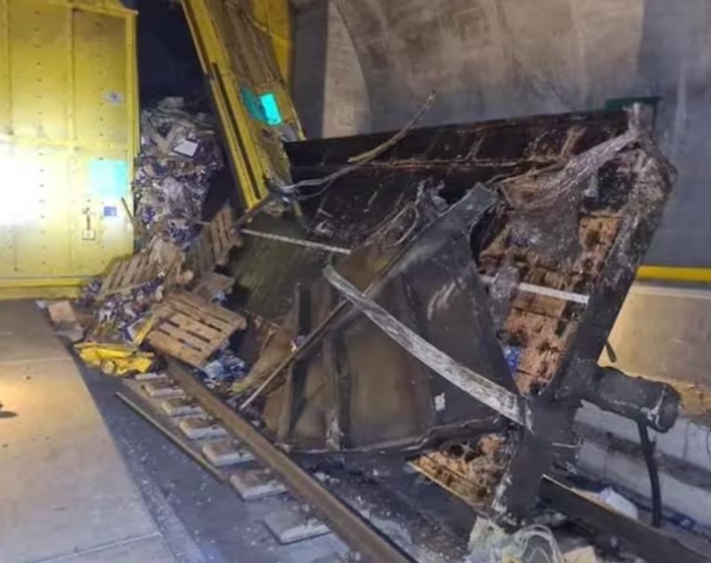 Un marfar a deraiat în tunelul Gotthard din Elveția. Traficul feroviar, restricționat până pe 16 august