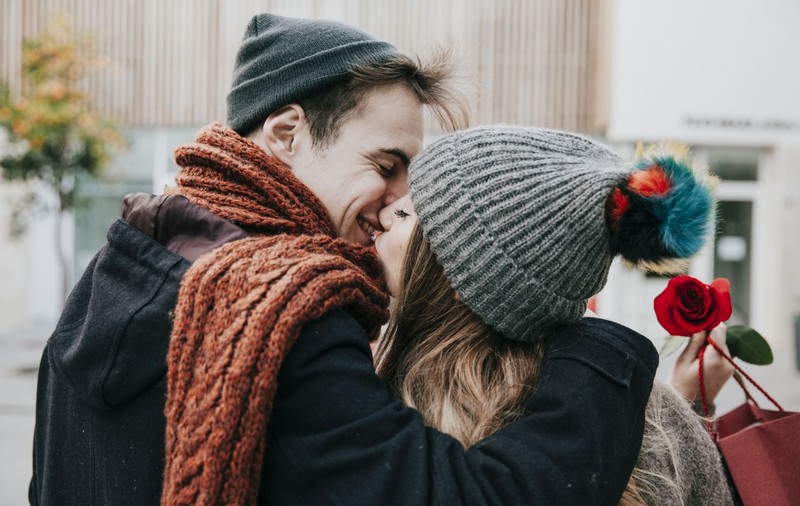 Cele mai populare stațiuni pentru cupluri de Ziua Îndrăgostiților 2026. Cât costă să petreci Valentine’s Day la munte în România
