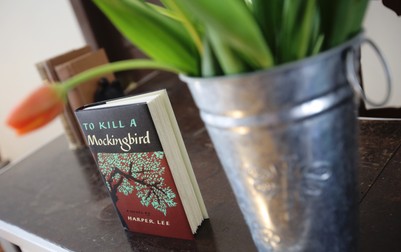 „Să ucizi o pasăre cântătoare”, de Harper Lee EPA/DAN ANDERSON