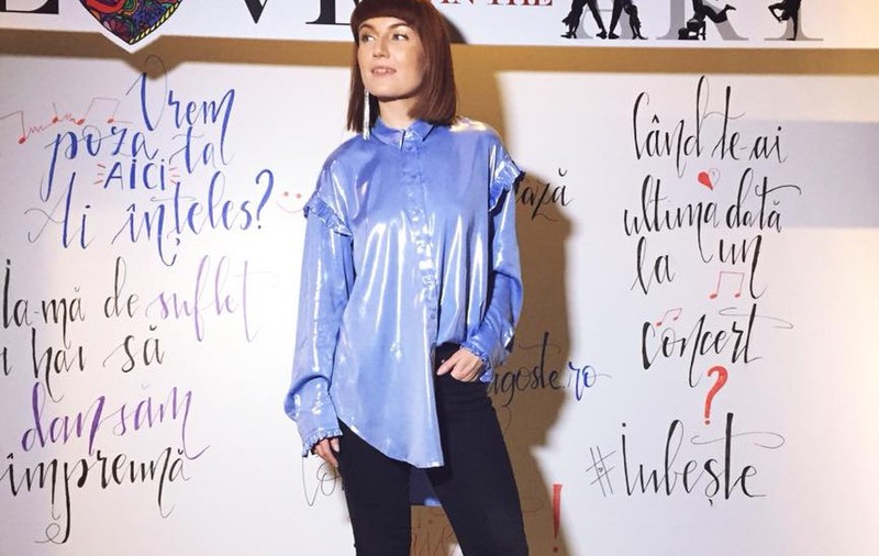 Alexandra Ungureanu și mama ei fac schimb de haine. ”Ea preferă pantofii mei, eu îi iau sacourile de catifea și mănușile colorate”
