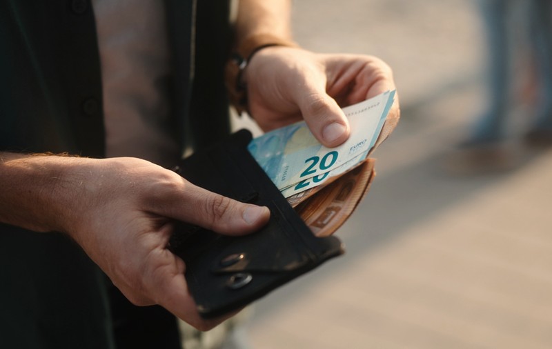 Salariul mediu anual în țările din Uniunea Europeană. România, la coada clasamentului condus de Luxemburg cu 82.969 de euro