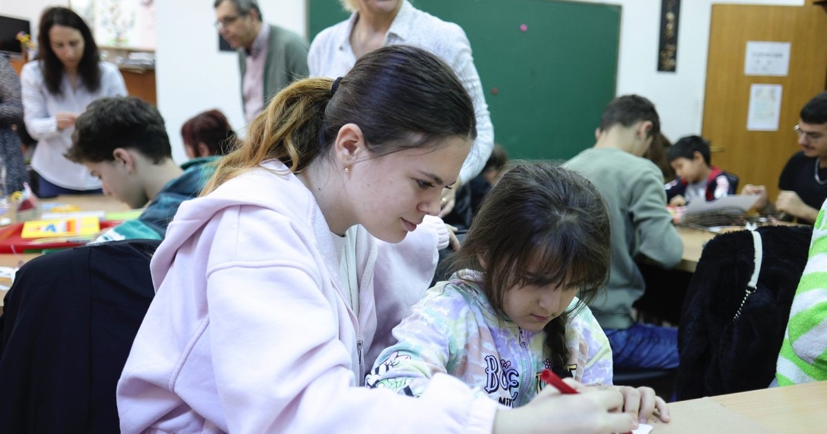 targ de craciun, copii cu probleme auditive