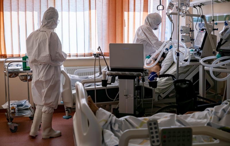 Medic din Timișoara: „Nu mai bine stați la coadă la vaccinare, decât să stați cu zilele în UPU, așteptând un pat?”