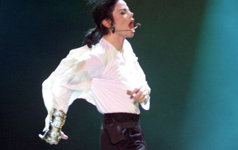 Un nou album Michael Jackson va fi lansat în noiembrie