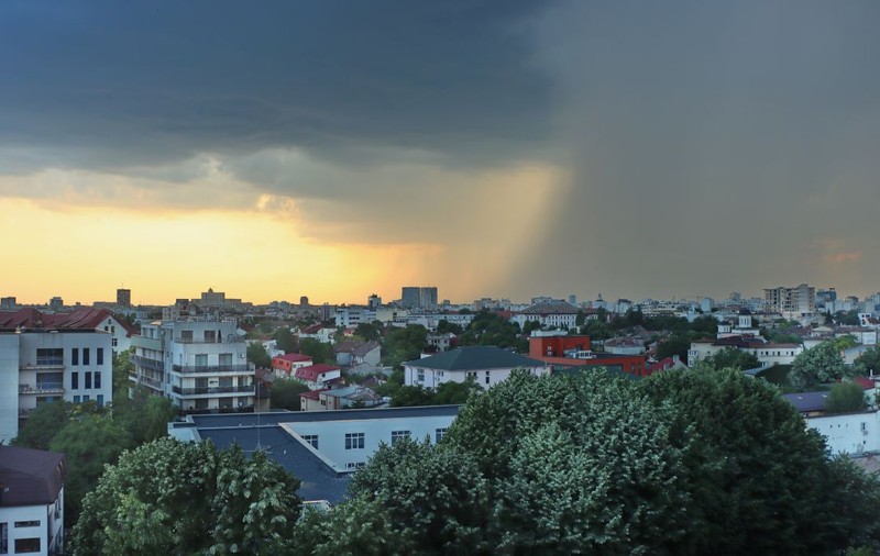 Cum va fi vremea în București în intervalul 3-4 iulie 2026. ANM anunță diferențe de temperatură de la o zi la alta