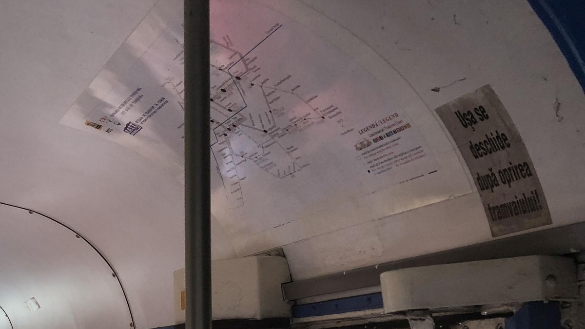 Păianjeni și pânze de păianjeni în tramvaiele din Timișoara. "Vom lua aspiratoare performante cu aer cald, pentru o igienizare mai bună"