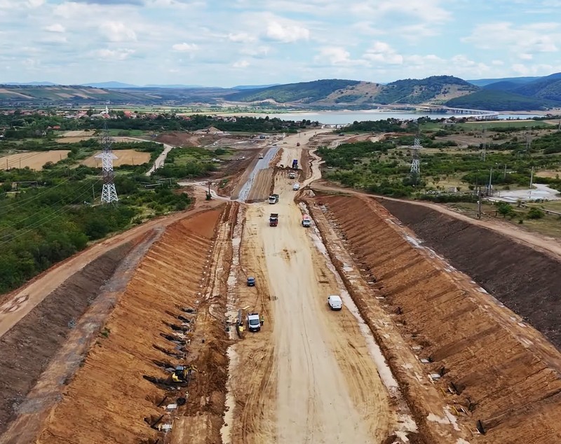 Autostrada A3 Chiribiș - Suplacu de Barcău: Deschiderea circulației, amânată pentru toamnă. Care sunt punctele critice