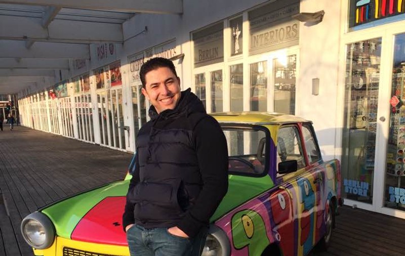 Eduard Vigu, tânărul din București care face cumpărături gratis pentru vecinii bătrâni și bolnavi