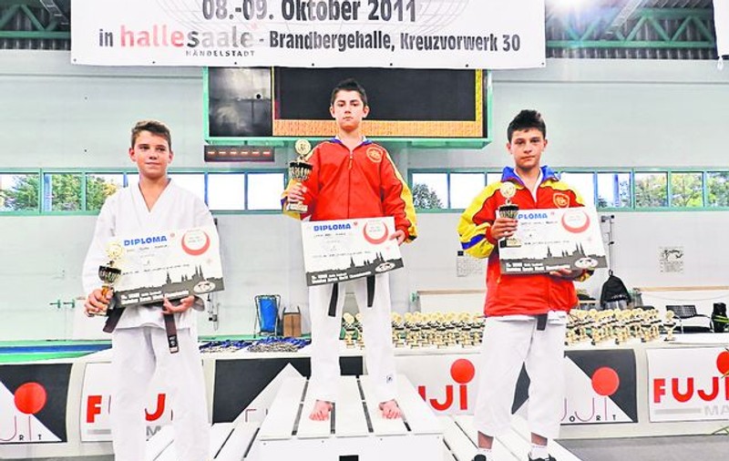 Un puşti român de 13 ani a devenit cel mai bun karateka din lume la stilul Shotokan