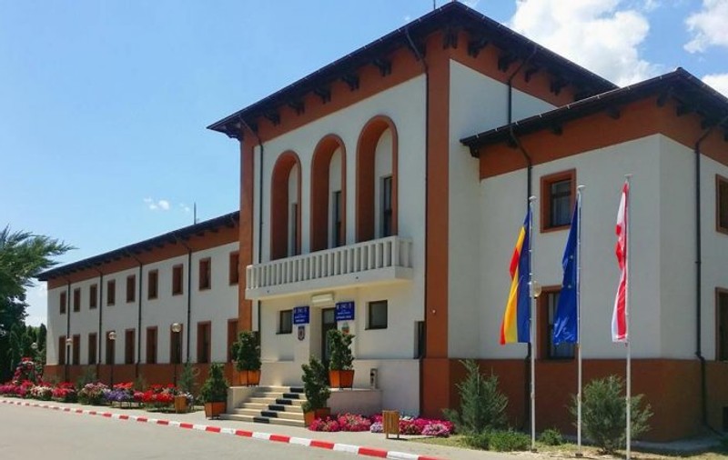 Primăria Panciu a rămas fără conducere, după ce viceprimarul a fost depistat cu COVID-19, iar primarul este sub control judiciar pentru corupție
