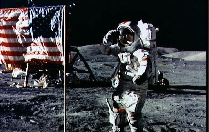 Ce au văzut astronauții Apollo în spațiu, când au fost pe Lună: fotografiile interzise, făcute publice după 50 de ani de mister