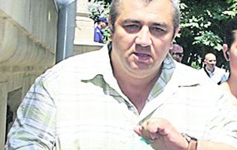 Sile Pietroi continuă scandalul cu patronul terasei