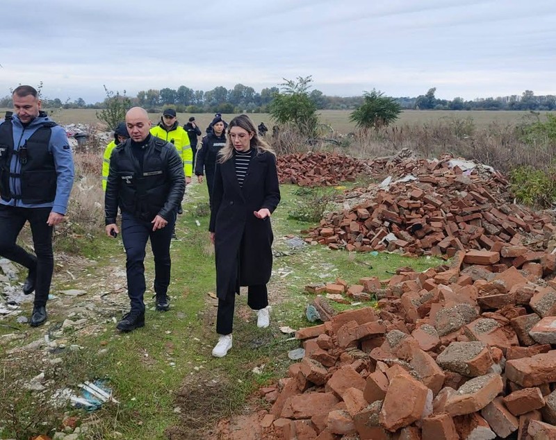 Diana Buzoianu, în control la Sinteşti: „Cei care ne otrăvesc de ani de zile trebuie să suporte consecințele” 