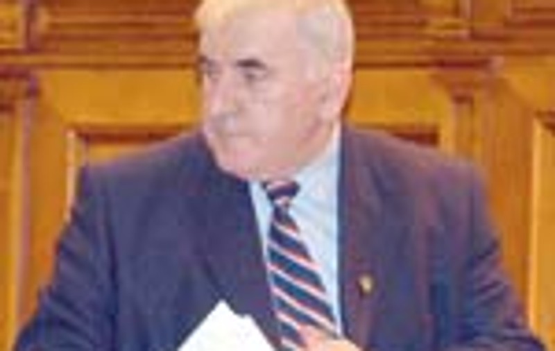 Demnitarii care au fentat moartea