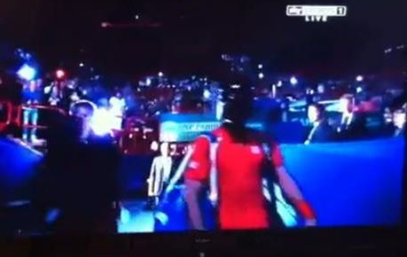 Djokovici a intrat pe teren la turneul Paris-Bercy mascat în Dark Vader | VIDEO