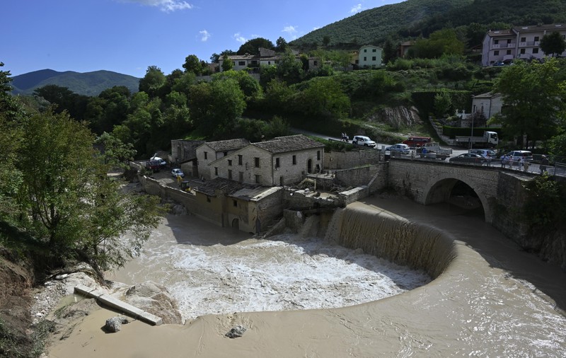 „A fost un tsunami”. Centrul Italiei, măturat de inundații. Nouă morți și patru dispăruți, dintre care doi copii
